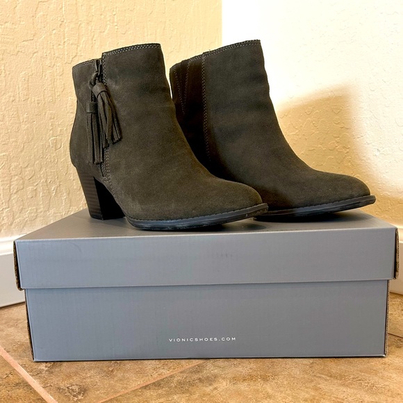 🧙‍♀️ VIONIC Madeline Leather Ankle Boots - Olive - Size 7 🧙‍♀️HP🧙‍♀️ - Picture 2 of 7